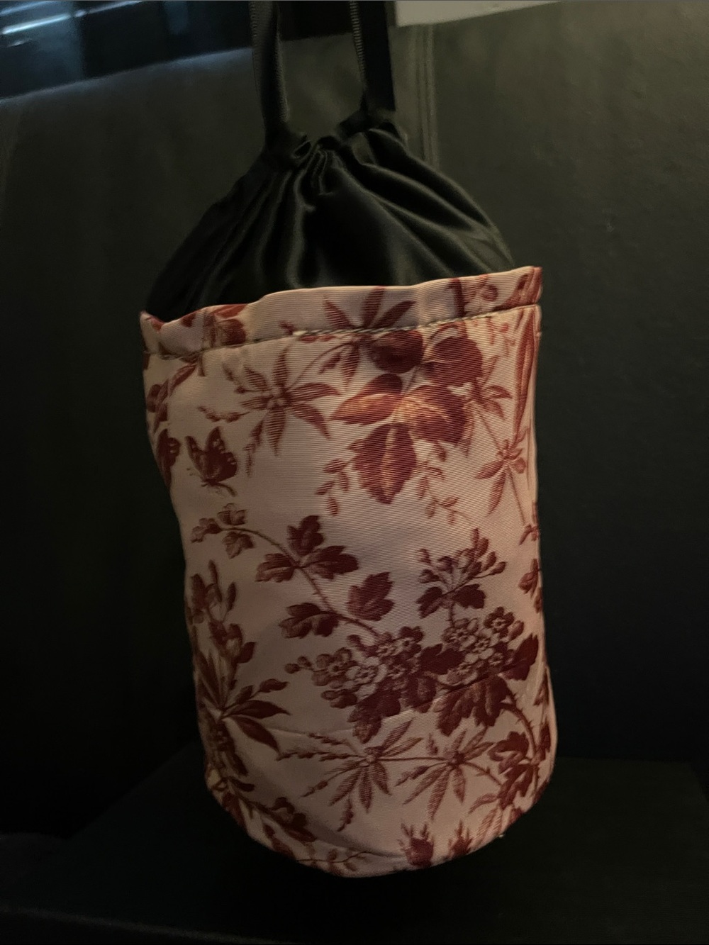 Gucci GWP Red Floral Cosmetic Bag with drawstring closure New - Picture 6 of 13